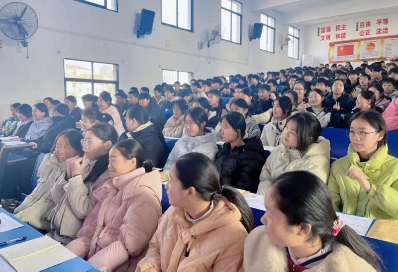 翅膀轻扬向阳而行!减压团辅为少年注入飞翔力量——鄂州市“童心‘鄂’守护你‘州’全”困境儿童心理关爱系列活动(一)(图3)